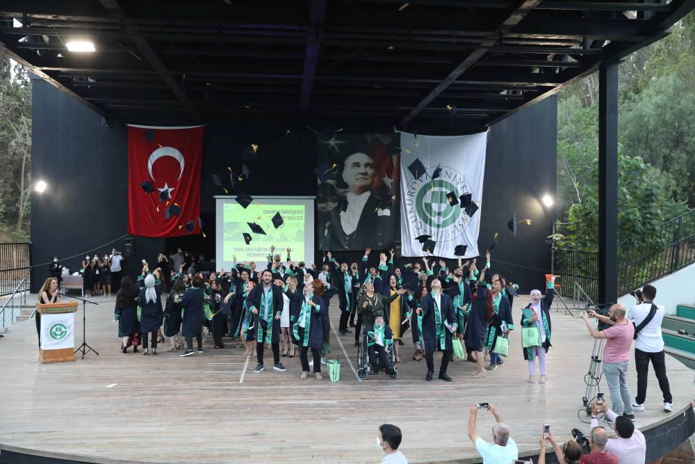 Çukurova Üniversitesi İletişim Fakültesi Yeni Mezunlarını Uğurladı